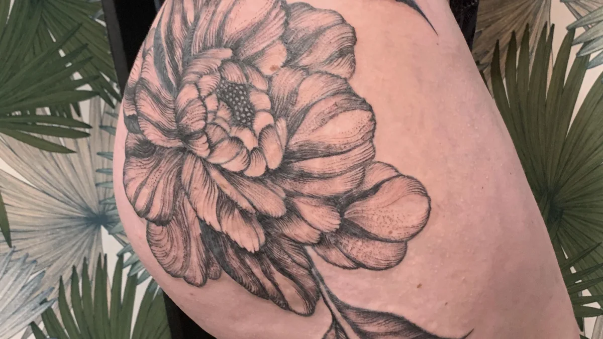 Amélioration d'un tatouage Pivoine