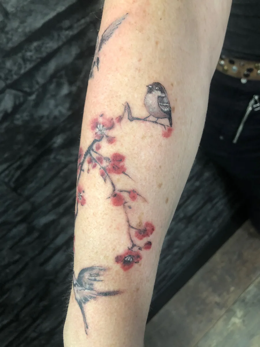 Tatouage branche de cerisier et oiseaux - photo 2