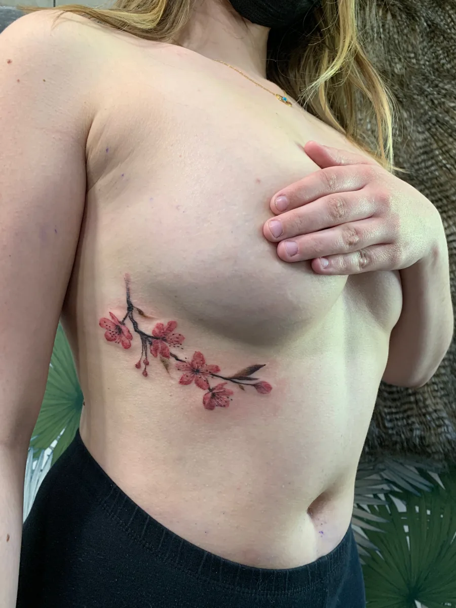 Tatouage branche de cerisier sur mesure dans le Var - photo 2