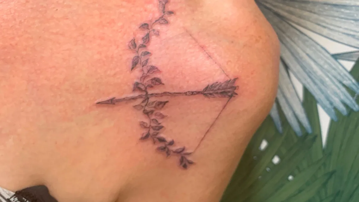 Tatouage Fineline dans le Var