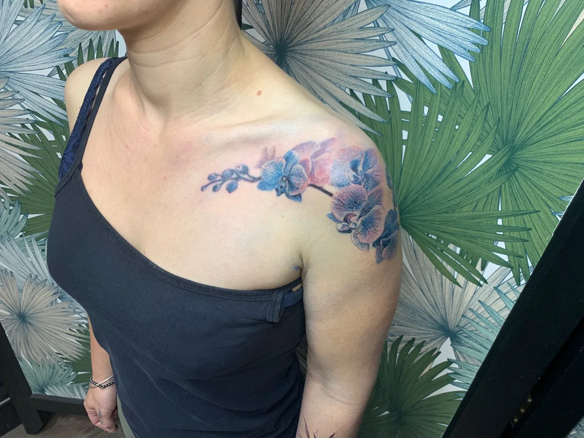 Tatouage fleur de Cataleya - photo