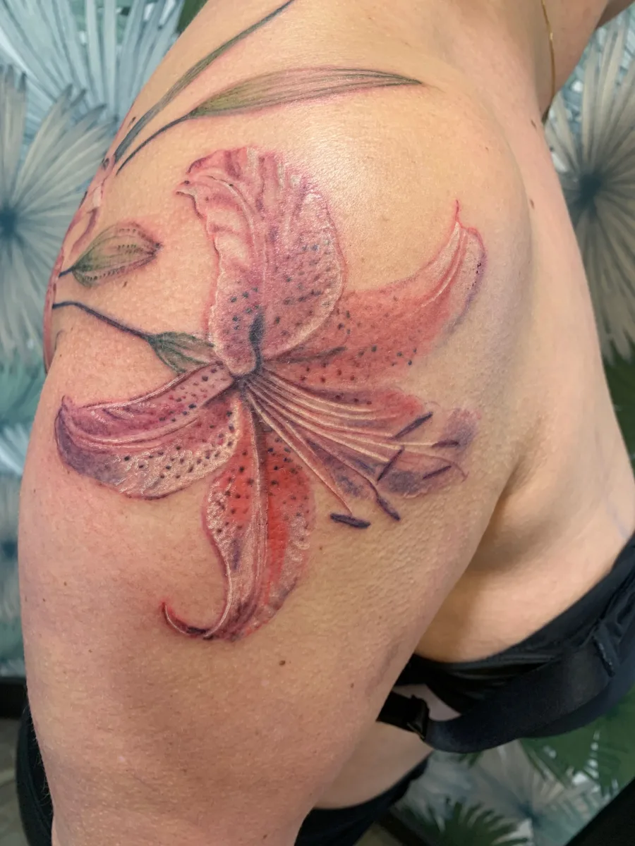 Tatouage Fleur de Lys – Un symbole intemporel, une création sur mesure - photo