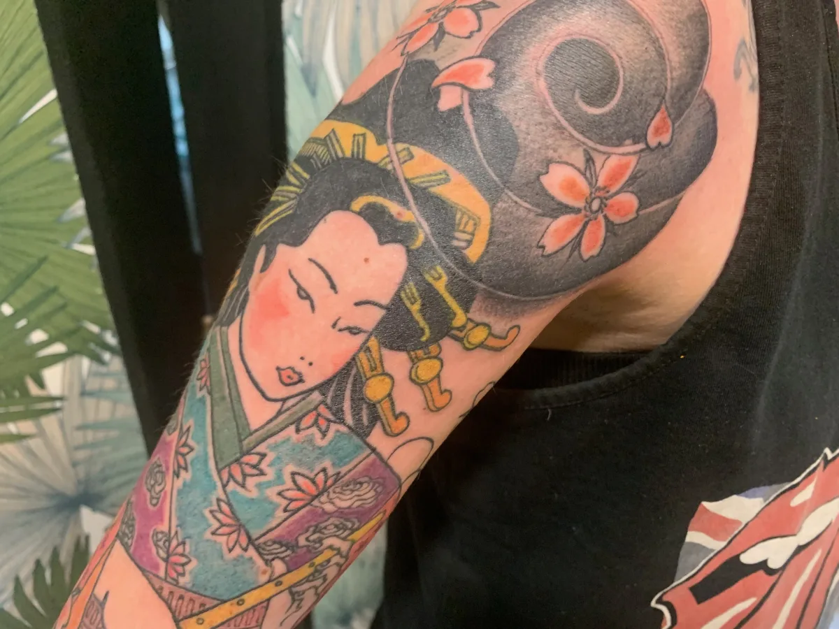 Tatouage japonais geisha : une figure intemporelle portée sur la peau - photo